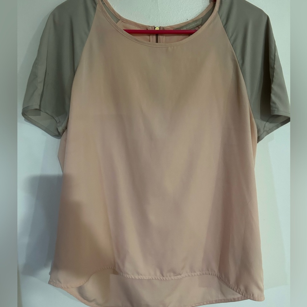 Banana Republic medium blouse. Back zipper/ gently worn